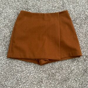 Skort with zip side